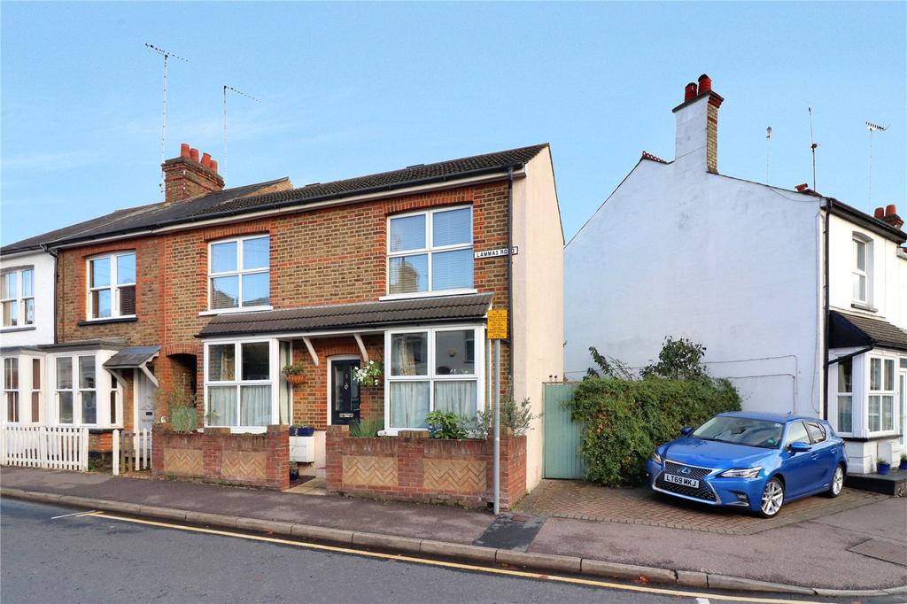 Lammas Road, Watford, Herts, WD18 3 bed end of terrace house £415,000