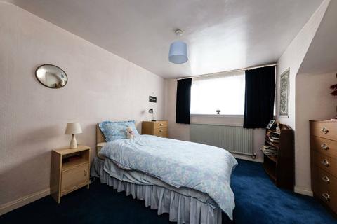 15 Fox Spring Rise, Edinburgh, EH10 6NE