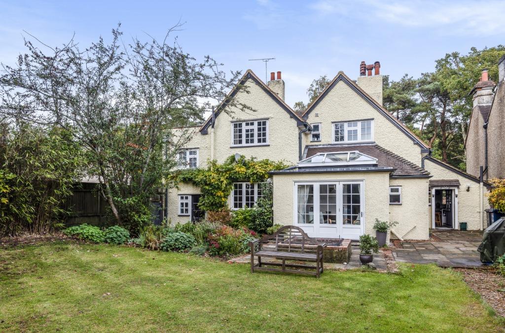 Hindhead 4 bed detached house - £775,000