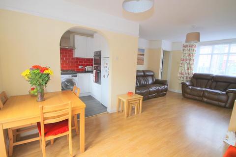 15 Cranleigh Road, Feltham, TW13 4PZ