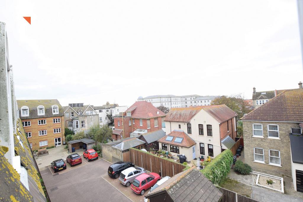 Westcliff Court, Edith Road, ClactononSea 1 bed retirement property for sale £60,000