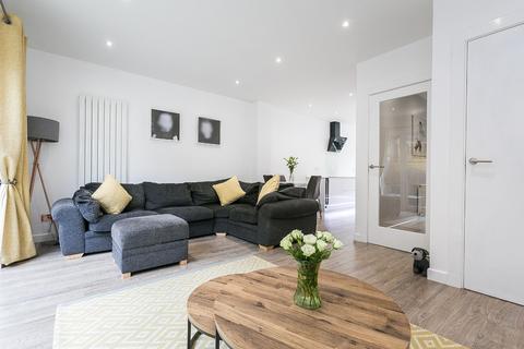 15 Esk Bridge, Penicuik, EH26 8QR