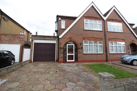 30 Ebbisham Road, Worcester Park, KT4 8NE
