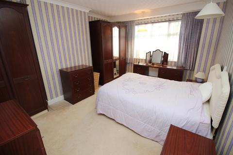 30 Ebbisham Road, Worcester Park, KT4 8NE