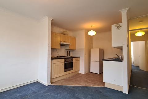 1 bedroom ground floor flat for sale, Endsleigh Gardens, Ilford, East London