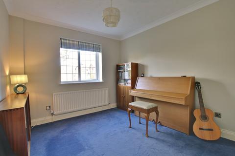 5 Westerley Close, Warsash, Southampton, SO31 9AX