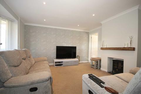15 Crouchfield, Hemel Hempstead, HP1 1PA