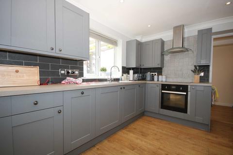 15 Crouchfield, Hemel Hempstead, HP1 1PA