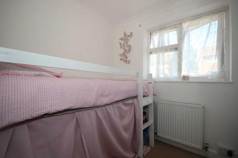 15 Crouchfield, Hemel Hempstead, HP1 1PA