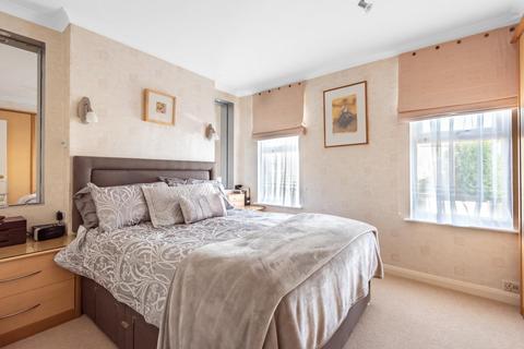 5 Canon Road, Bromley, BR1 2SJ