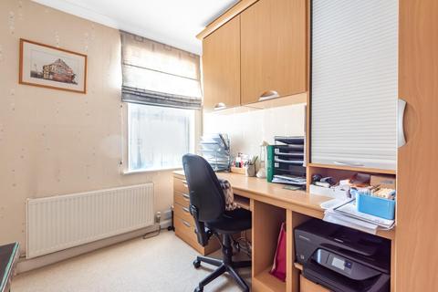 5 Canon Road, Bromley, BR1 2SJ