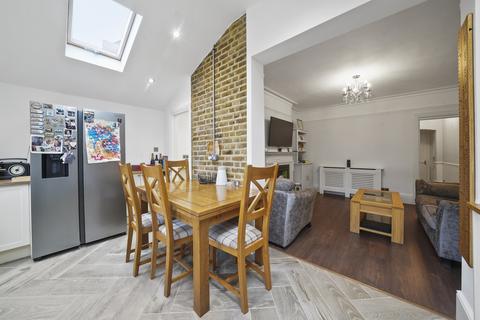 31a Grove Avenue, London, W7 3ER