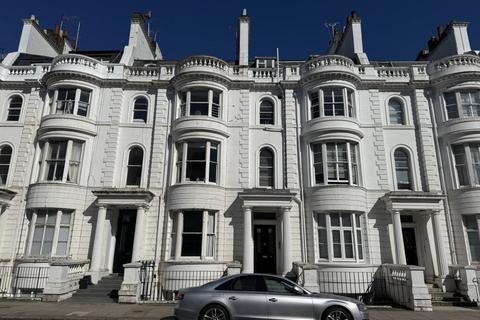 2 bedroom flat to rent, Gloucester Terrace, London, W2