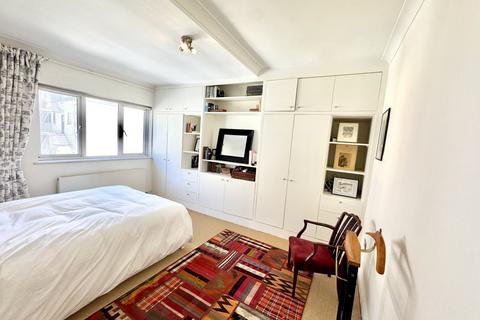 2 bedroom flat to rent, Gloucester Terrace, London, W2