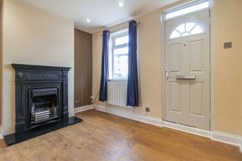 2 bedroom terraced house to rent, Farrer Street, Kempston, MK42