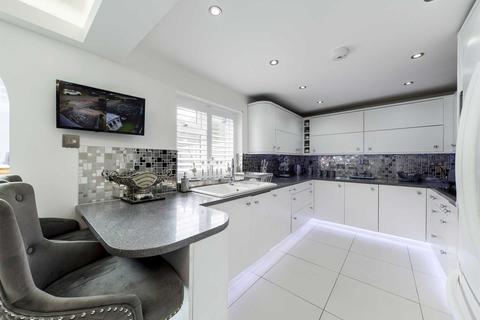 51 Micklem Drive, Hemel Hempstead, HP1 2PR