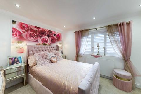 51 Micklem Drive, Hemel Hempstead, HP1 2PR