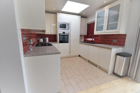 5 bedroom semi-detached house to rent, First Avenue, Acton W3