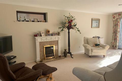 24 Barton Crescent, East Grinstead, RH19 4NR