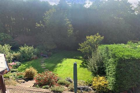 24 Barton Crescent, East Grinstead, RH19 4NR