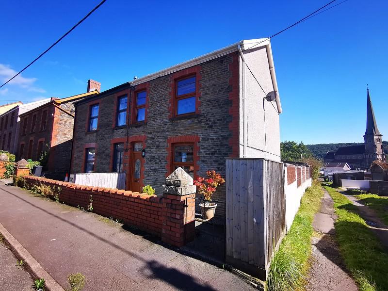 Quarr Road, Pontardawe, Neath and Port Talbot. 2 bed semidetached house £144,950