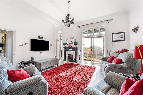 3 bedroom apartment for sale - Falmer Road, Rottingdean, East Sussex, BN2