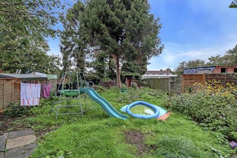 33 Highfield Road, Bourne End, SL8 5BE
