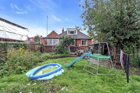 33 Highfield Road, Bourne End, SL8 5BE
