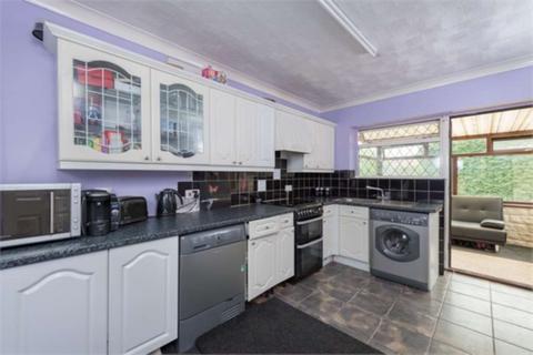 2 bedroom bungalow to rent, Lodge Farm Close, Dewsbury