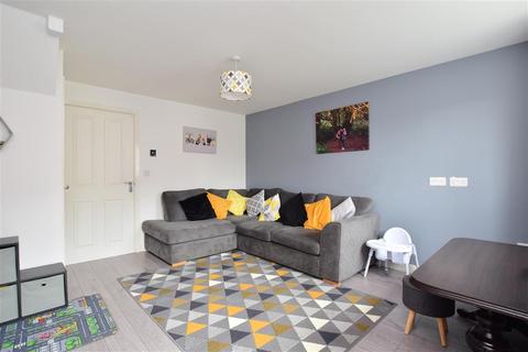 33 Campbell Road, Hawkinge, Folkestone, CT18 7TL