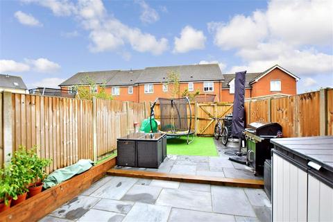 33 Campbell Road, Hawkinge, Folkestone, CT18 7TL