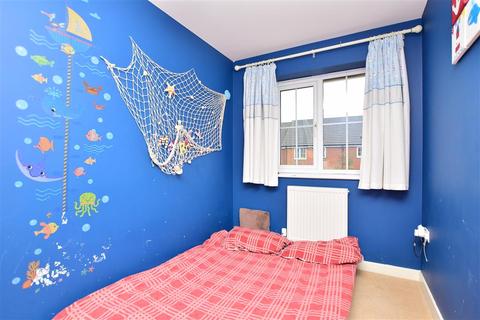 33 Campbell Road, Hawkinge, Folkestone, CT18 7TL
