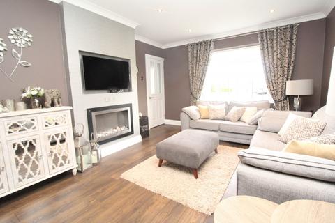 24 Knights Way, Brentwood, CM13 2AZ