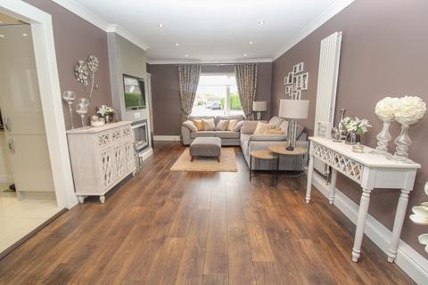 24 Knights Way, Brentwood, CM13 2AZ