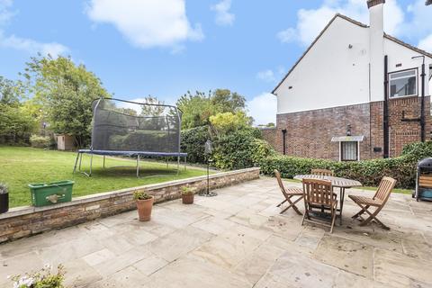 9 Kings Orchard, London, SE9 5TJ