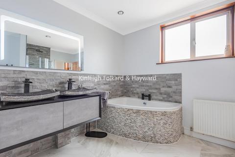 79 Addington Road, West Wickham, BR4 9BG