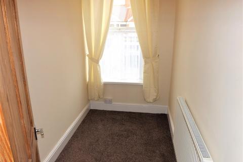undefined, WHITCHURCH ROAD -  Part Furnished 1st Floor Flat close to the University Hospital of Wales