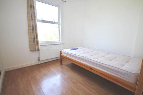 2 bedroom maisonette to rent, Acacia Grove, New Malden
