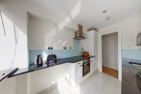 2 bedroom flat for sale, Fettes House, Wellington Road, St Johns Wood NW8