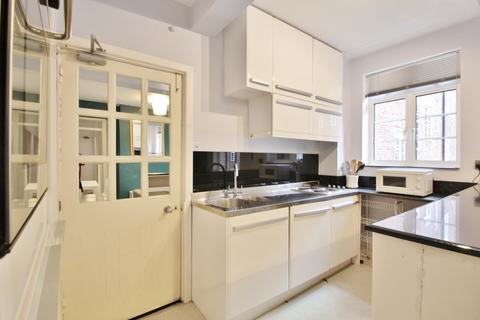1 bedroom flat to rent, Latymer Court, Hammersmith Road, Hammersmith, W6