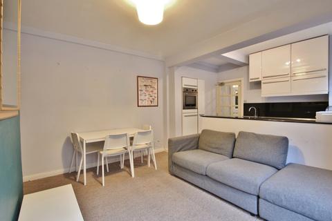 1 bedroom flat to rent, Latymer Court, Hammersmith Road, Hammersmith, W6