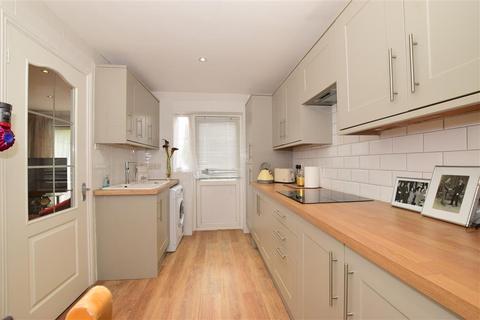 17 Campbell Close, Wickford, SS12 9HL