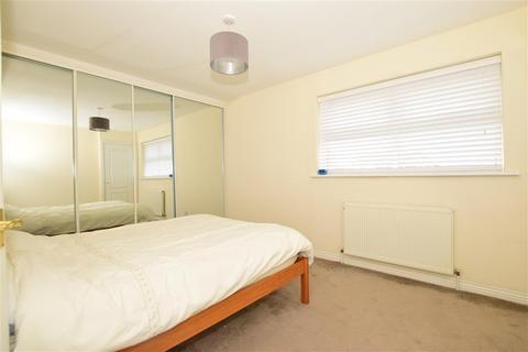 17 Campbell Close, Wickford, SS12 9HL
