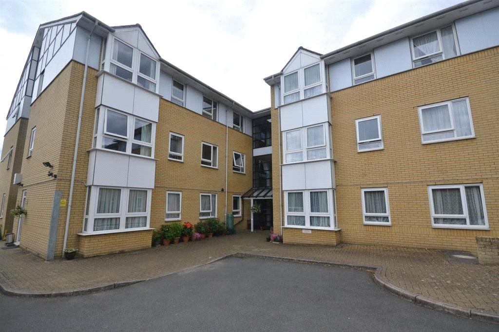 Highwood Court, Potters Lane, EN5 1 bed apartment for sale £