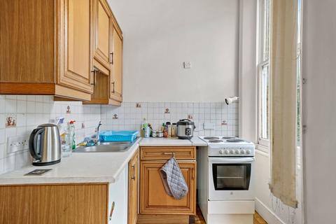 2 bedroom flat to rent, Hormead Road, Maida Hill W9