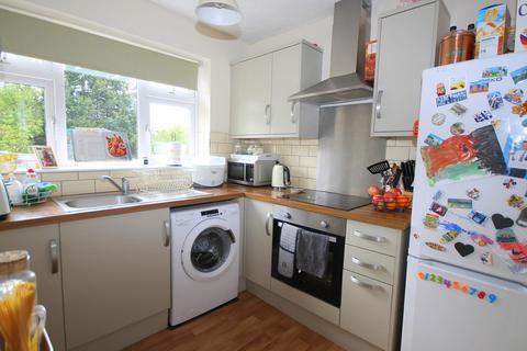 45 Oak Way, Feltham, TW14 8AT