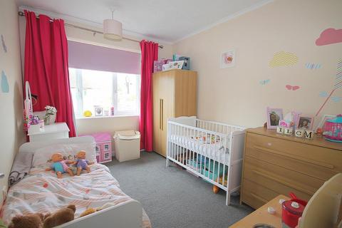 45 Oak Way, Feltham, TW14 8AT