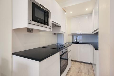 1 bedroom flat to rent, Peters Court, Bayswater W2