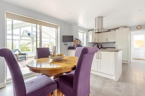 17 Garner Close, Carterton, OX18 1GA