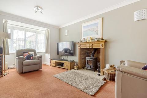 17 Garner Close, Carterton, OX18 1GA